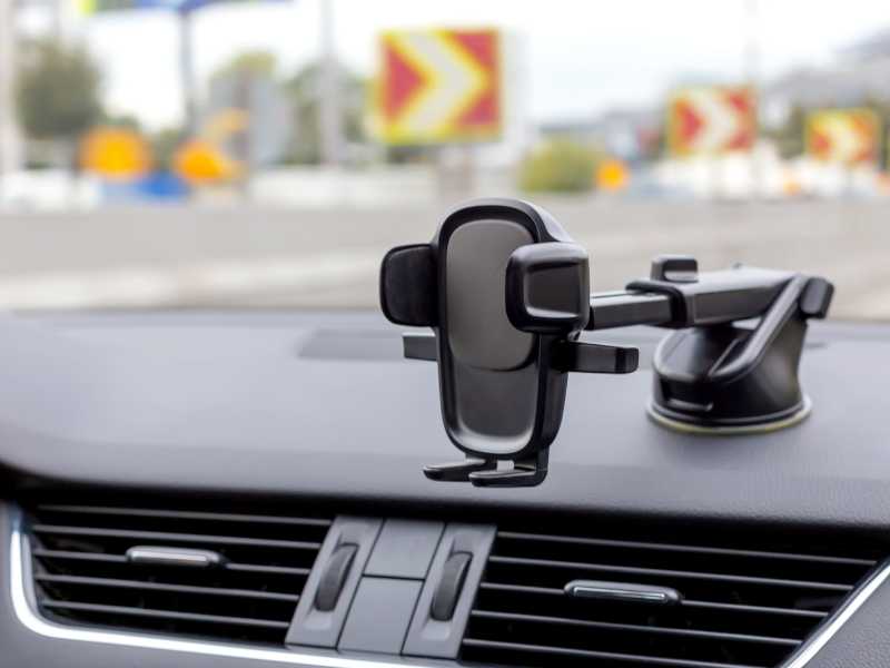 Držiak na telefón ako malý automobilový gadget s veľkým vplyvom
